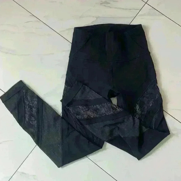 Lululemon Athletica Black Lace Floral Wunder Under Compression Leggings Size 4 - Picture 4 of 11